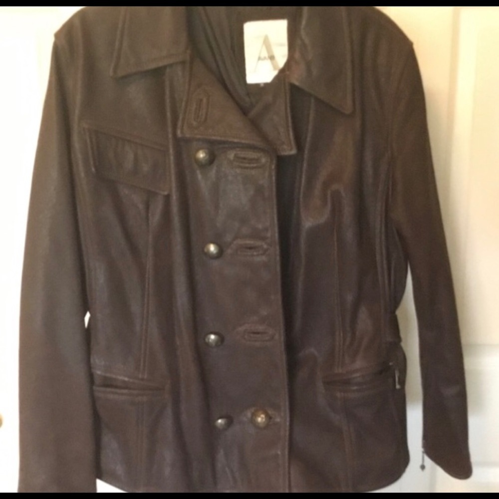 Avanti brown leather jacket with gold buttons medium fits like a 8